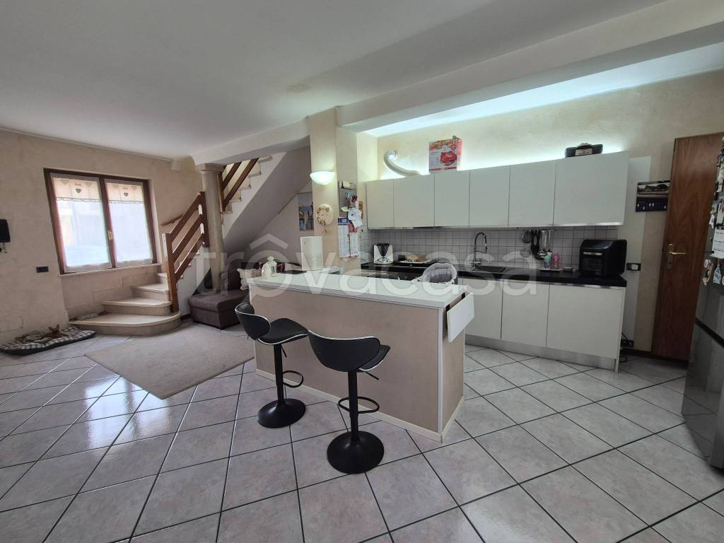 casa indipendente in vendita a Castenedolo in zona Rodenga-Santa Giustina