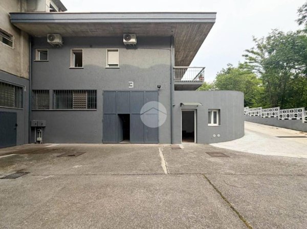 locale commerciale in vendita a Castenedolo in zona Capodimonte