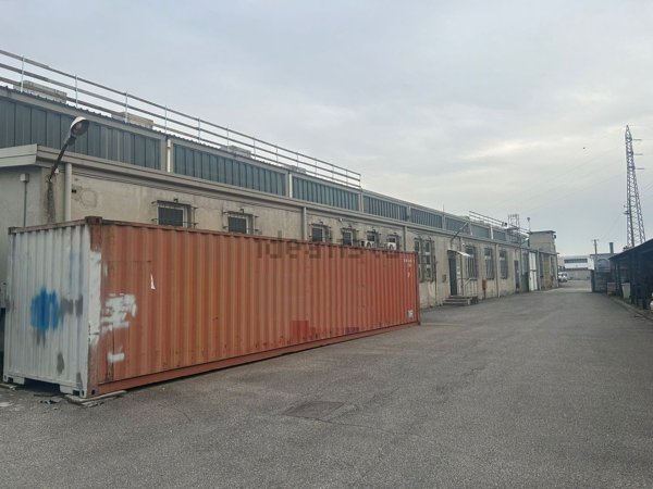 locale di sgombero in vendita a Castenedolo in zona Capodimonte