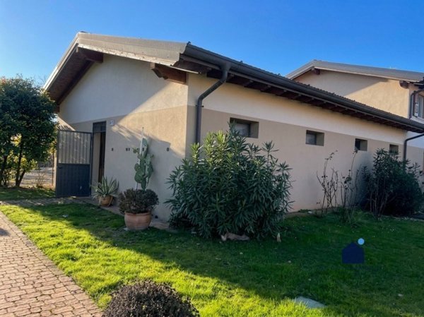 casa indipendente in vendita a Castenedolo in zona Rodenga-Santa Giustina