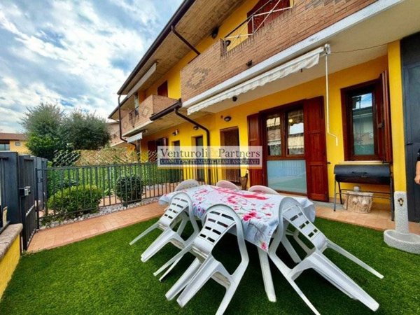 appartamento in vendita a Castenedolo in zona Rodenga-Santa Giustina