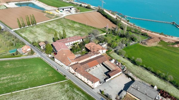 appartamento in vendita a Castenedolo in zona Capodimonte