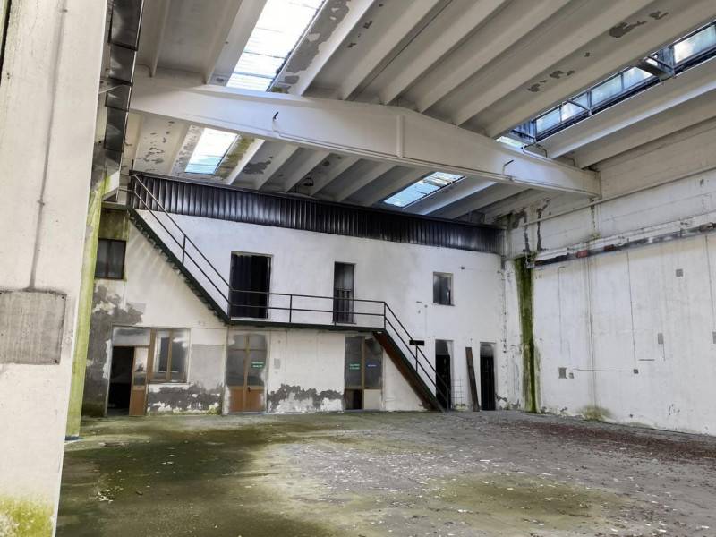 locale di sgombero in vendita a Casto