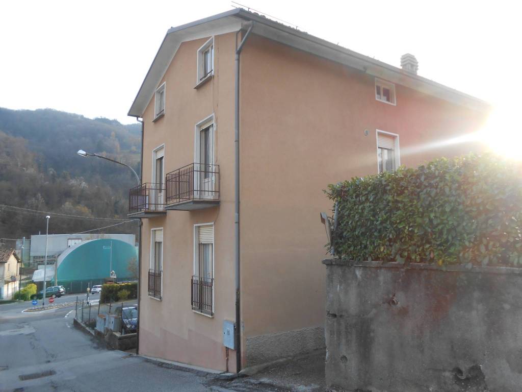 casa indipendente in vendita a Casto