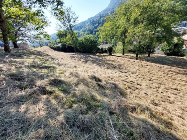 terreno edificabile in vendita a Casto