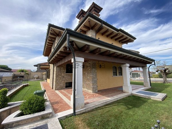 casa indipendente in vendita a Castrezzato