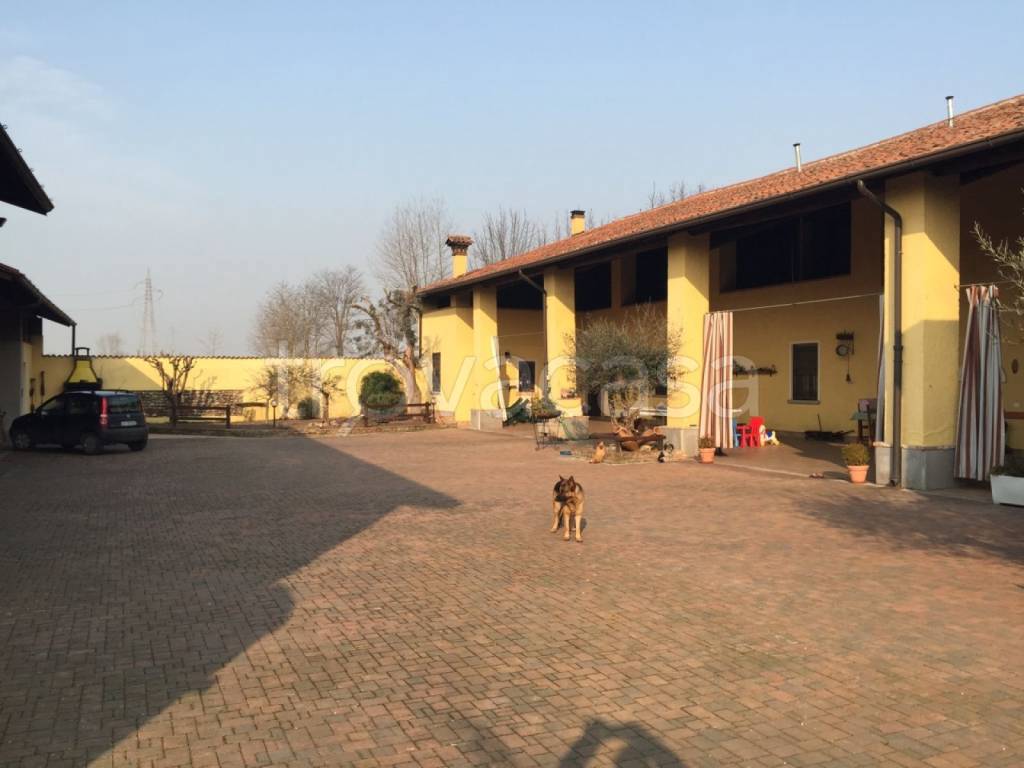appartamento in vendita a Castrezzato in zona Campagna