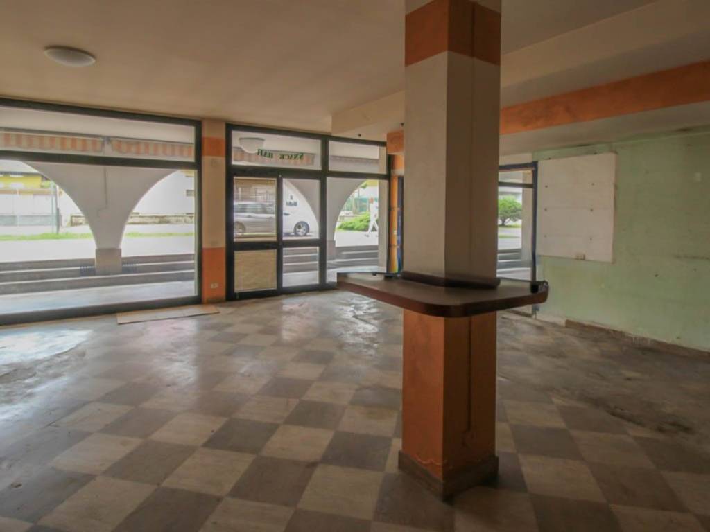 negozio in vendita a Castrezzato