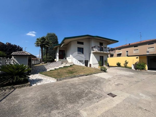 casa indipendente in vendita a Castrezzato