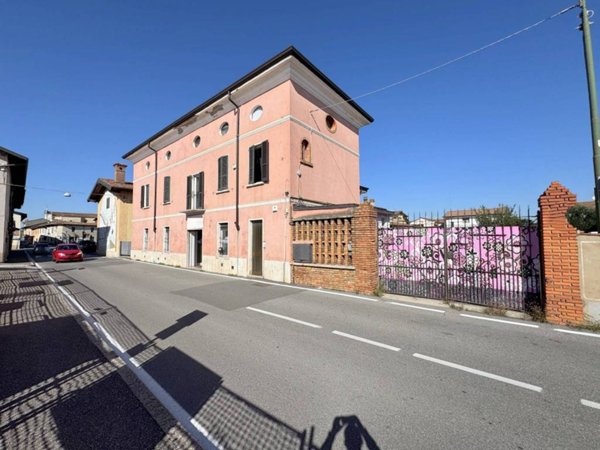 negozio in vendita a Castrezzato