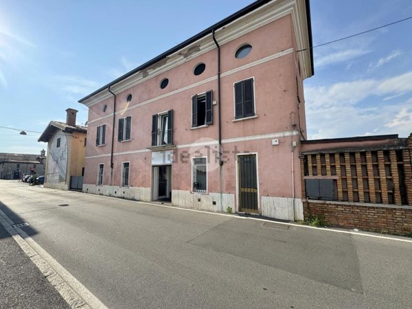 locale commerciale in vendita a Castrezzato
