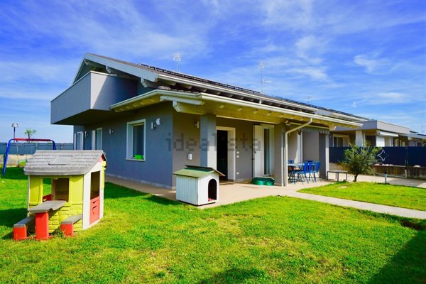 casa indipendente in vendita a Castrezzato