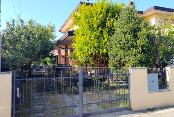 casa indipendente in vendita a Castrezzato in zona Campagna