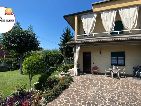 casa indipendente in vendita a Castrezzato