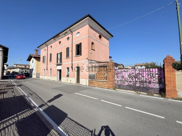 locale commerciale in vendita a Castrezzato