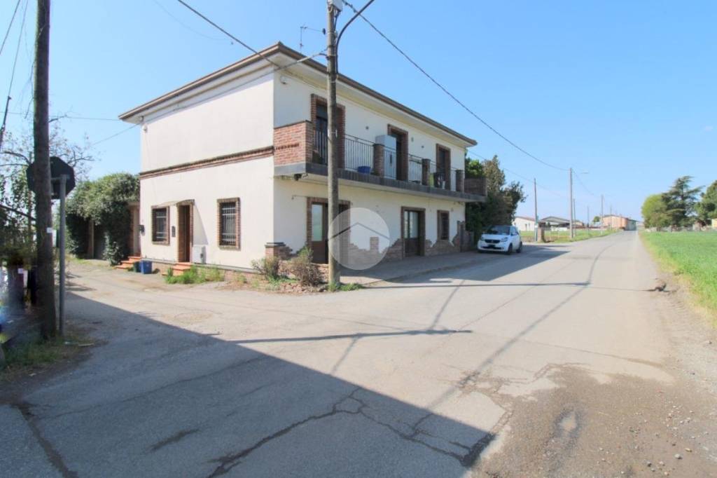 appartamento in vendita a Castrezzato in zona Campagna