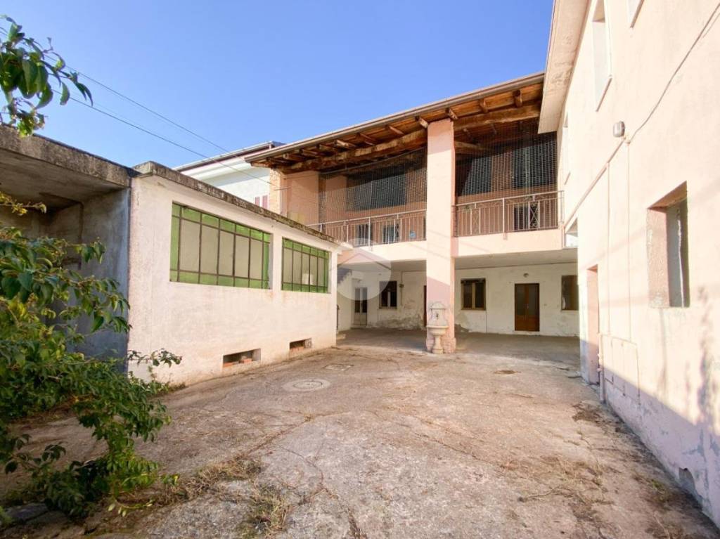 casa indipendente in vendita a Castrezzato