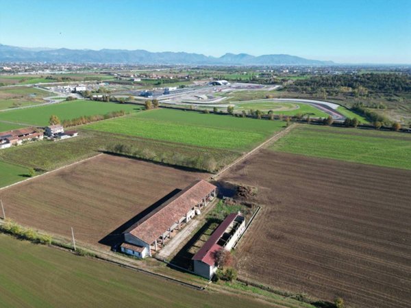 casa indipendente in vendita a Castrezzato in zona Campagna