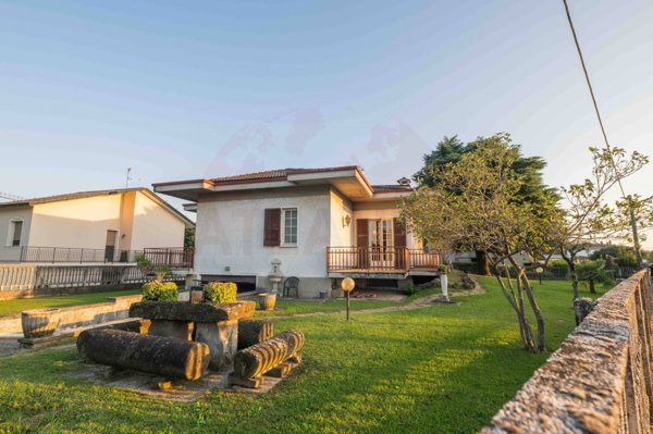 casa indipendente in vendita a Castrezzato in zona Campagna