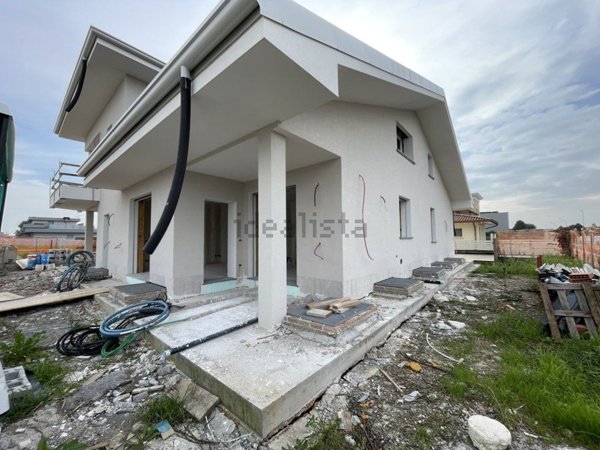 casa indipendente in vendita a Castrezzato