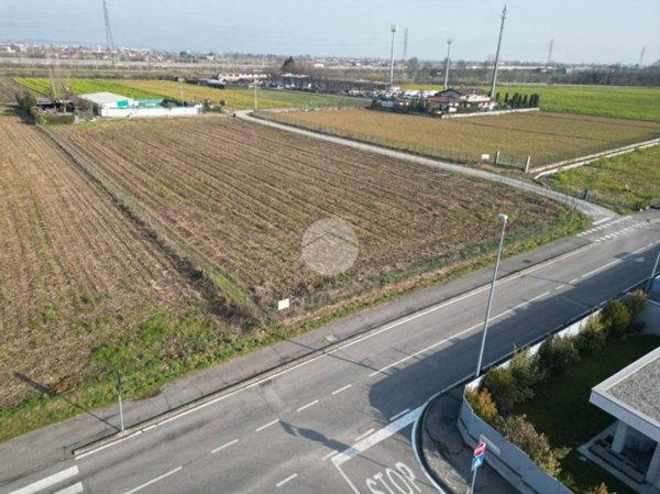 terreno edificabile in vendita a Castrezzato