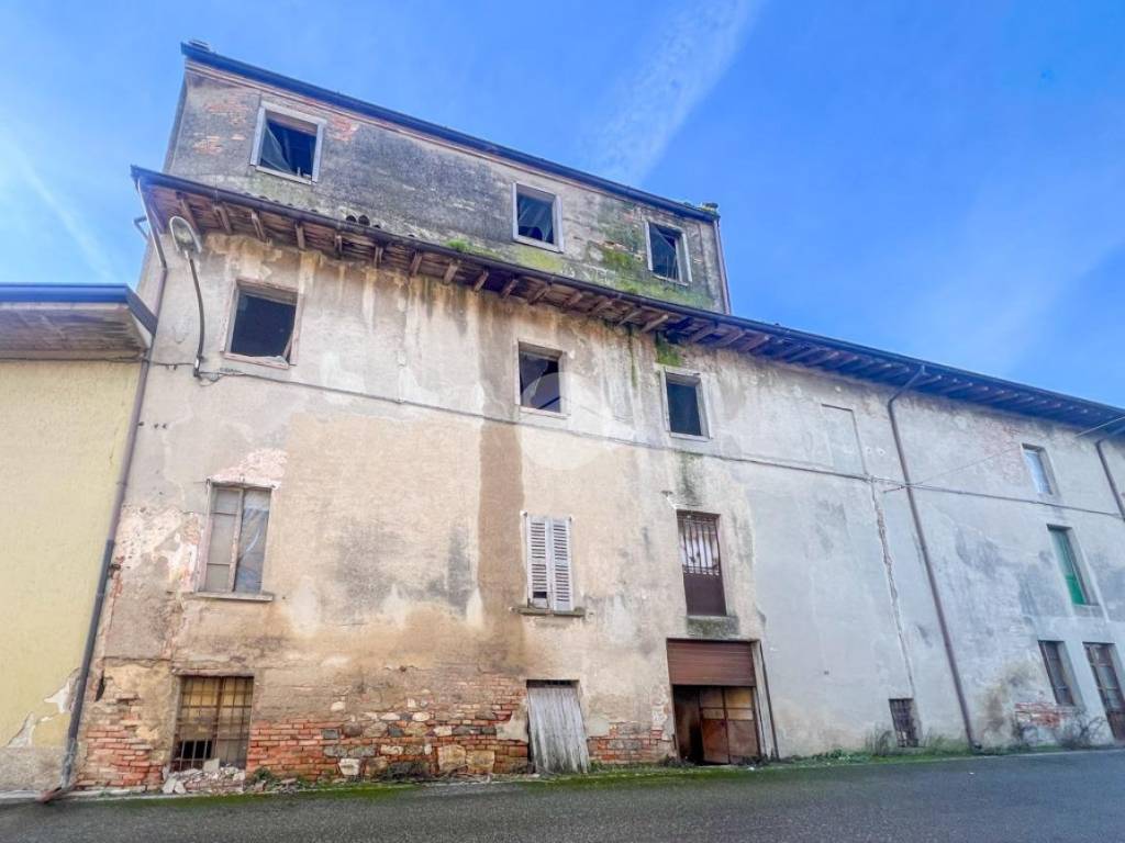 casale in vendita a Castrezzato