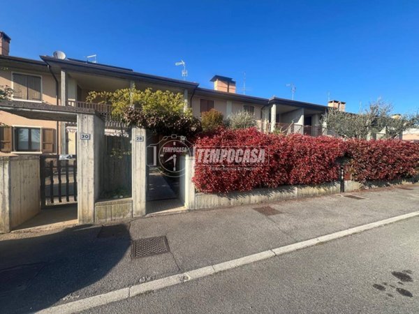casa indipendente in vendita a Castrezzato in zona Bargnana