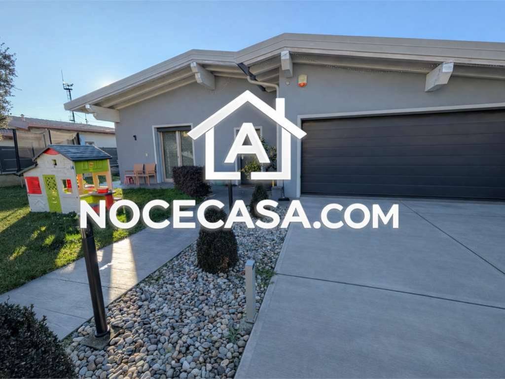 casa indipendente in vendita a Castrezzato