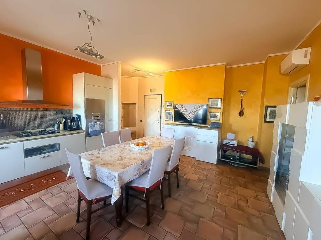 appartamento in vendita a Castrezzato in zona Bargnana