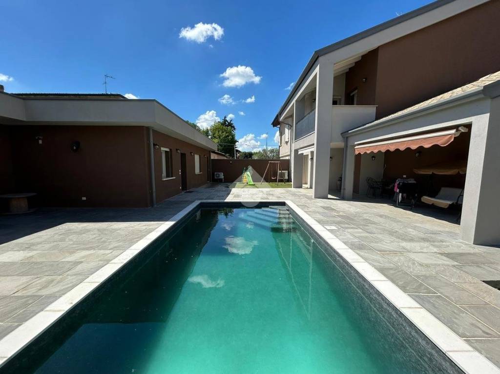 casa indipendente in vendita a Castrezzato