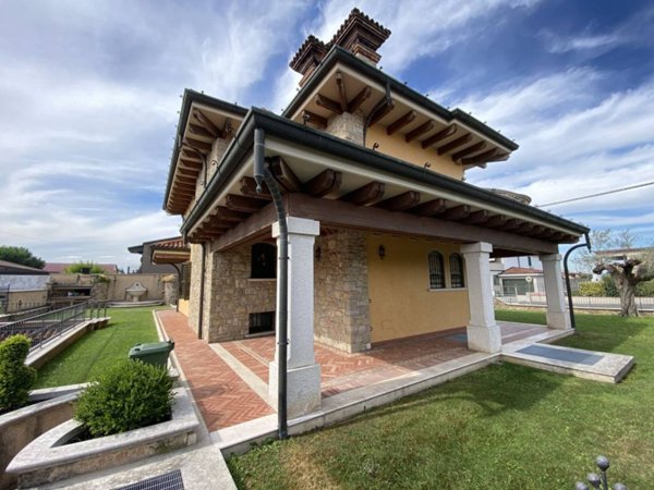 casa indipendente in vendita a Castrezzato