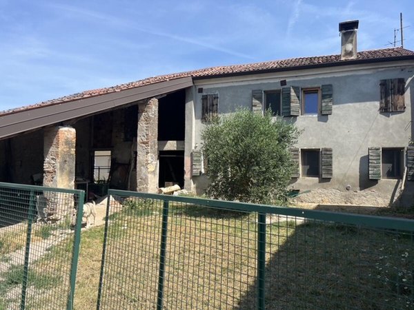 appartamento in vendita a Castrezzato in zona Campagna