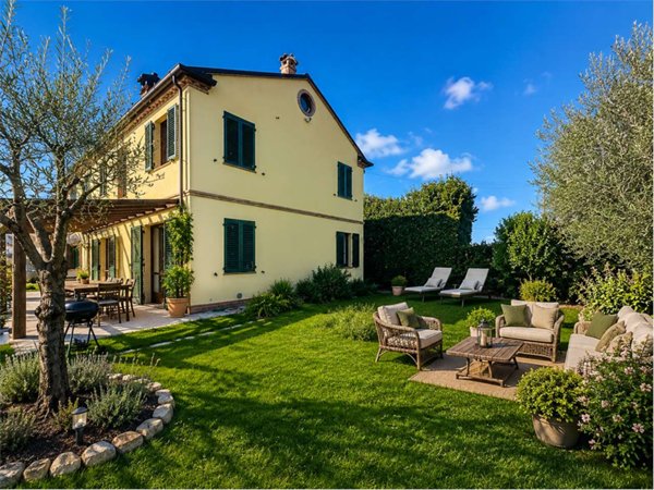 appartamento in vendita a Castrezzato in zona Campagna