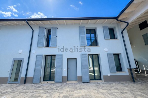 appartamento in vendita a Castrezzato in zona Bargnana
