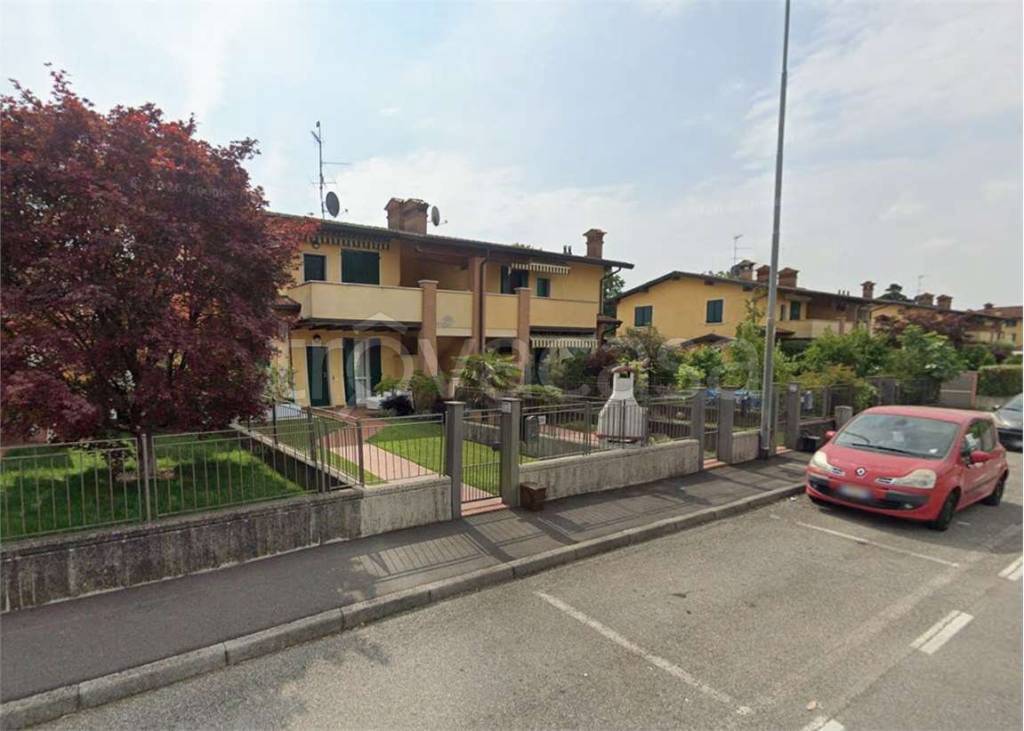 appartamento in vendita a Castrezzato in zona Bargnana