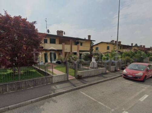 appartamento in vendita a Castrezzato in zona Bargnana
