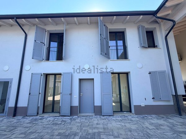 appartamento in vendita a Castrezzato in zona Bargnana