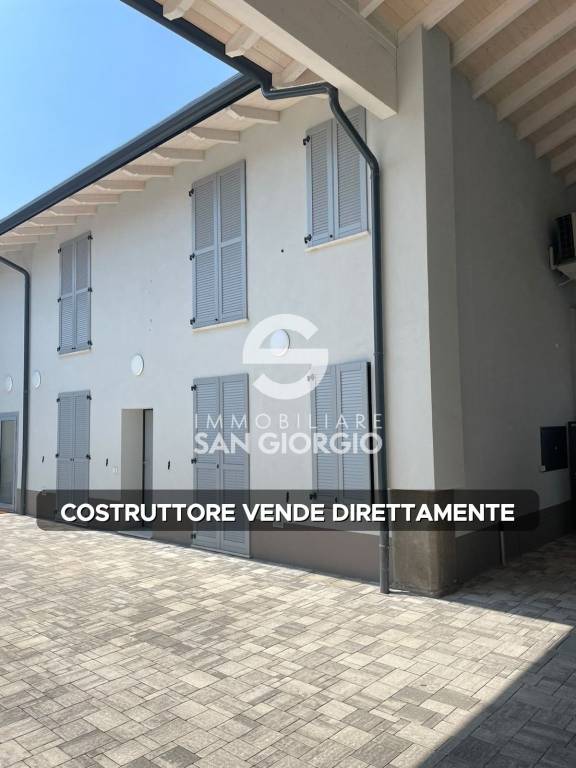 appartamento in vendita a Castrezzato in zona Bargnana