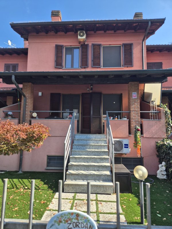 casa indipendente in vendita a Castrezzato in zona Campagna