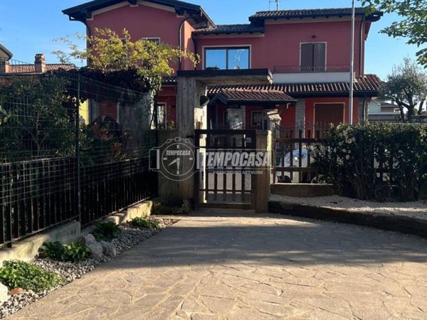 casa indipendente in vendita a Castrezzato in zona Bargnana