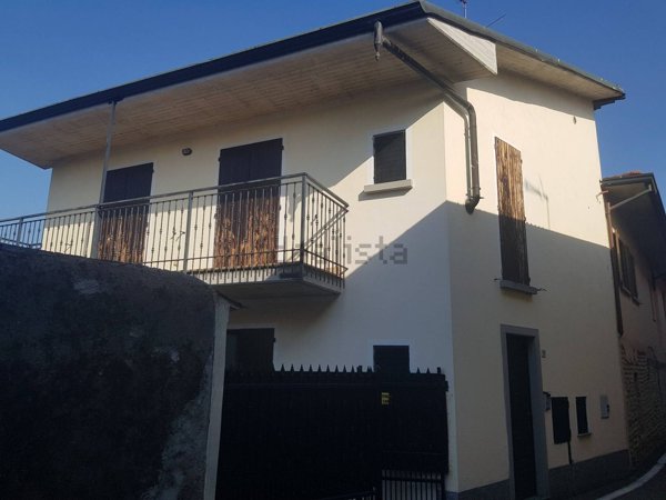 appartamento in vendita a Castrezzato in zona Bargnana