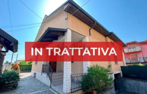 casa indipendente in vendita a Castrezzato in zona Bargnana