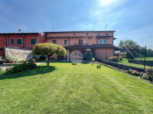 casa indipendente in vendita a Castrezzato in zona Bargnana