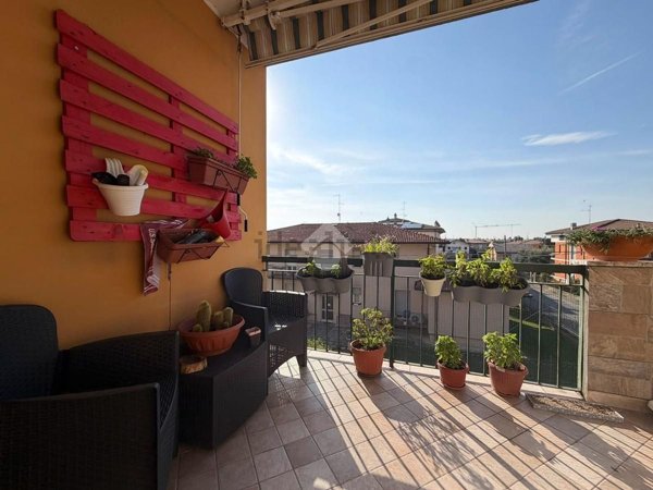 appartamento in vendita a Castrezzato in zona Bargnana
