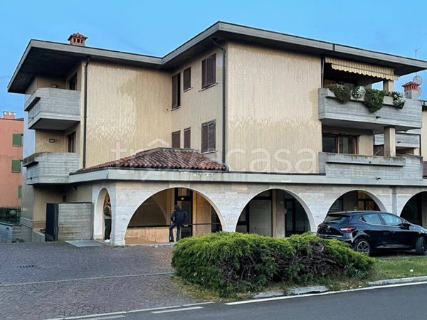 ufficio in vendita a Castrezzato in zona Bargnana