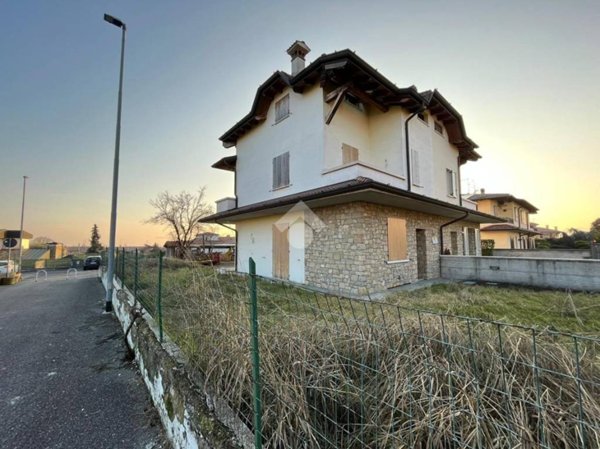 casa indipendente in vendita a Cazzago San Martino