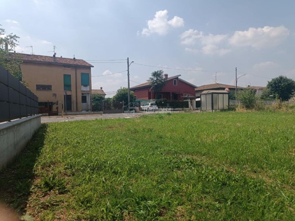 terreno edificabile in vendita a Cazzago San Martino in zona Pedrocca