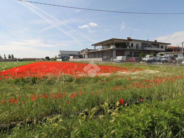 terreno edificabile in vendita a Cazzago San Martino in zona Calino