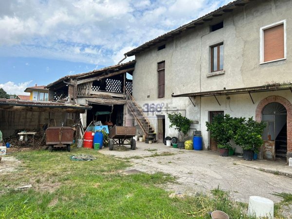 casale in vendita a Cazzago San Martino in zona Bornato
