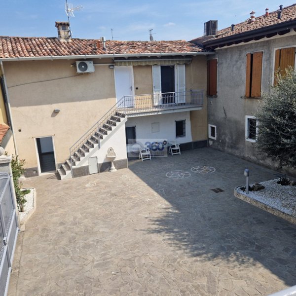 appartamento in vendita a Cazzago San Martino